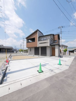 【外観】 | 甲府市新田町 新築戸建 全2棟1号棟 敷地面積：209.40ｍ2（63.34坪）