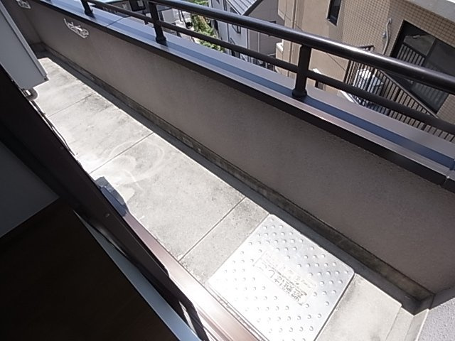 神戸市須磨区南町１丁目の賃貸マンションのバルコニー