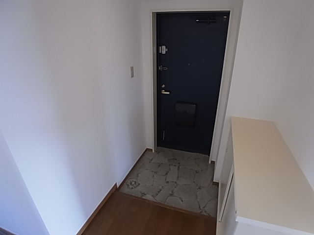 神戸市須磨区南町１丁目の賃貸マンションの玄関