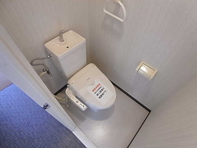 神戸市須磨区南町１丁目の賃貸マンションのトイレ