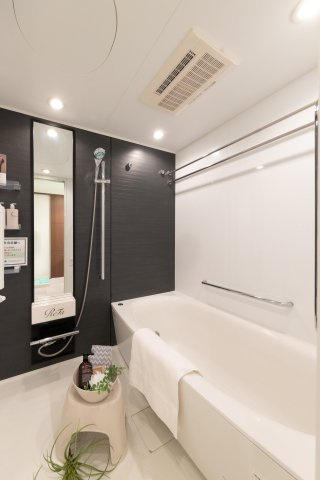 三鷹市下連雀９丁目の中古マンションの浴室