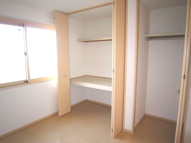 合志市須屋のアパートの収納