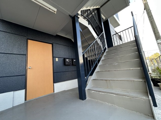 ウガワビルのロビー