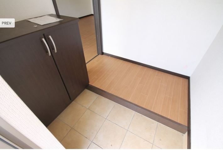 フェニックス麻の玄関