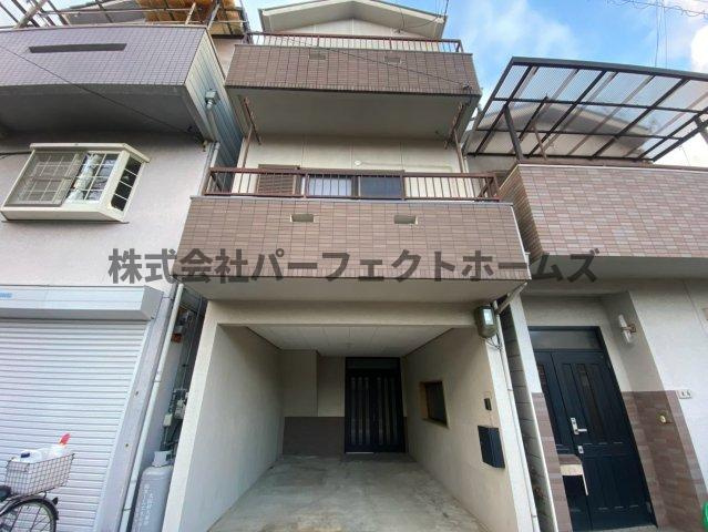 高倉1丁目戸建　賃貸のエントランス|ゆとりのあるエントランスです