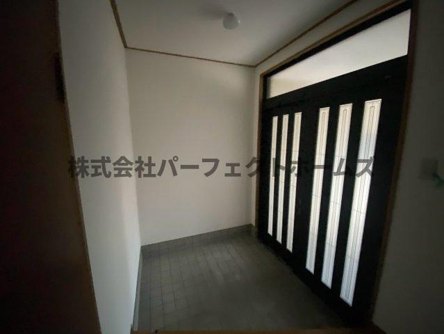 高倉1丁目戸建　賃貸の玄関|ゆったりとした玄関です