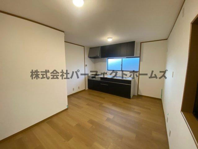 高倉1丁目戸建　賃貸の居間・リビング|こちらの居間で趣味の時間をお楽しみください