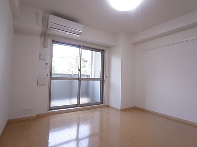 神戸市兵庫区永沢町２丁目の賃貸マンションの居間・リビング|室内