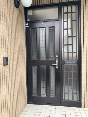 北本戸建のエントランス