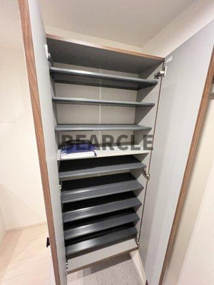 【収納】 | ウェルスクエア京都西陣WEST | 便利な収納スペースです
