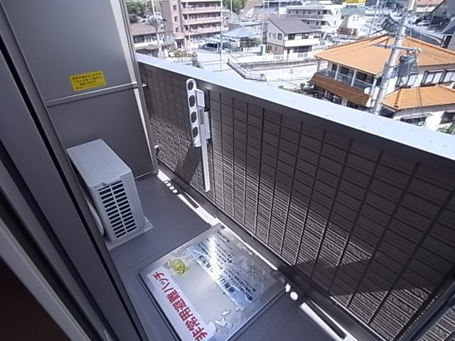 神戸市北区谷上東町のアパートのバルコニー