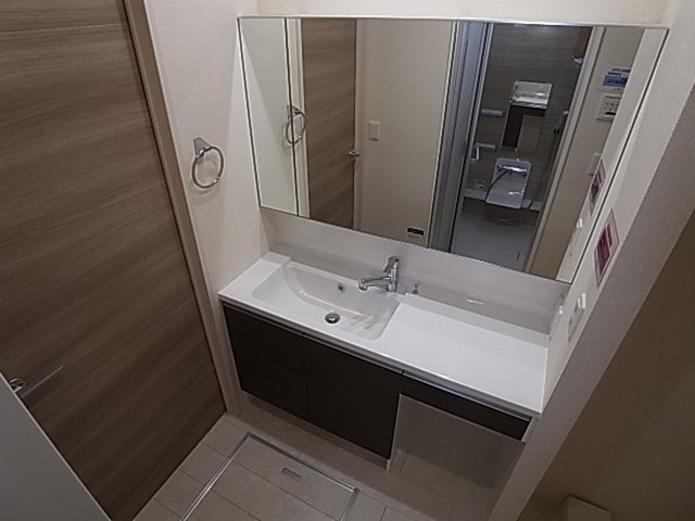 神戸市兵庫区兵庫町２丁目のアパートの洗面所