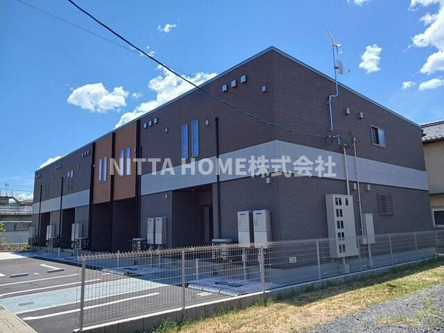 プレミール鶴賀の外観|大きな室内収納に外部物置付き＊浴室１坪以上です◇太陽光発電システムを採用★
