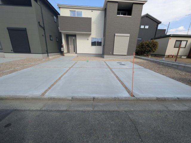 リーブルガーデン常滑市西之口2丁目　　1号棟の駐車場|駐車スペース2台可能