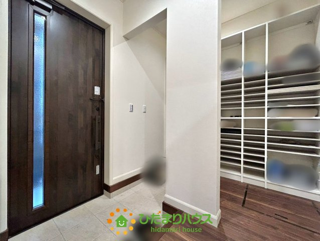 加須市琴寄　中古一戸建て　の玄関