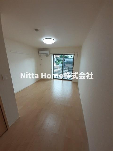 福知山市字堀の賃貸マンションの居間・リビング|室内9.2帖広々です♪