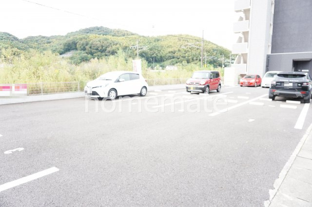 熊本市北区釜尾町の賃貸マンションの駐車場
