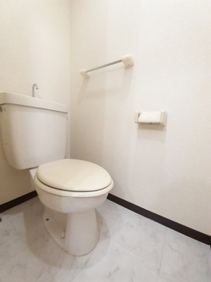 【トイレ】 | サン住吉 | 落ち着いた色調のトイレです