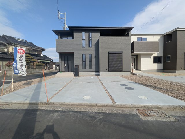 リーブルガーデン常滑市西之口2丁目　　2号棟の駐車場|駐車スペース2台可能