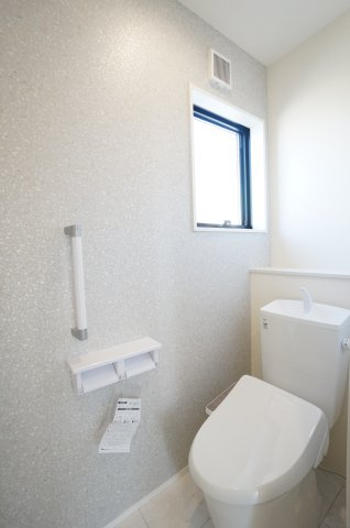 リーブルガーデン常滑市西之口2丁目　　2号棟の浴室|雨の日のお洗濯に大活躍な浴室乾燥機付！広々浴室1坪タイプ！