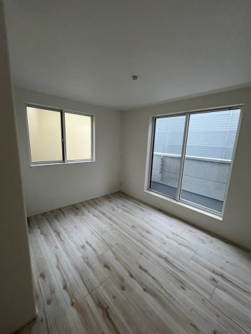 志木市中宗岡の洋室