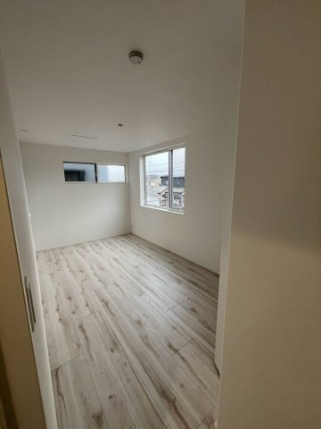 志木市中宗岡の洋室