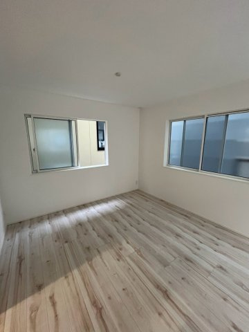 志木市中宗岡の洋室