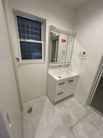 志木市中宗岡の独立洗面台