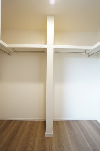 【ご成約済】リーブルガーデン常滑市西之口2丁目　　7号棟の収納|大型のウォークインクローゼット
