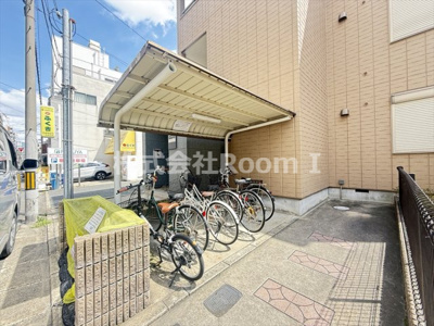 【エントランス】 | アンブランシェ | 駐輪場