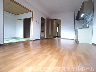 【居間・リビング】 | ガーデンスクエア