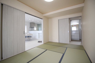 【和室】 | 明健小学校・明健中学校区　パパまるハウス　郡山市富久山町　全１棟 | 和室があれば、来客や子供用のスペースとして活躍します