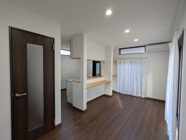 都城市久保原町の中古一戸建の居間・リビング