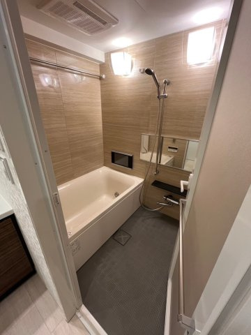 レーベン志木エグゼクティア　205の浴室