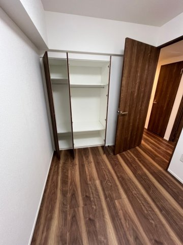 レーベン志木エグゼクティア　205の収納