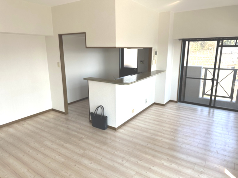 グランドパレス松崎の居間・リビング|使いやすい居間です