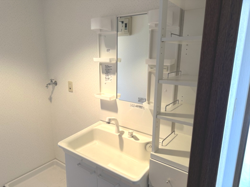 グランドパレス松崎の独立洗面台|朝の身支度には欠かせない独立洗面化粧台