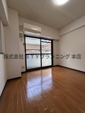 仲介手数料０円！ヴァンベール桜山の居間・リビング
