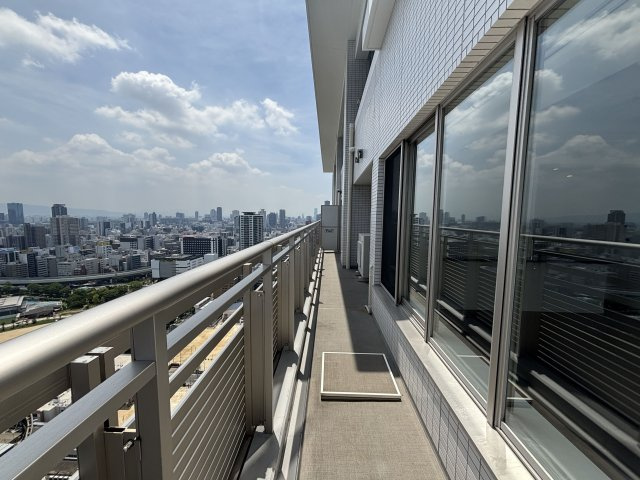 パークタワー梅田のバルコニー