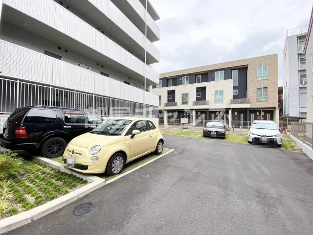 ルアナ神宮の駐車場