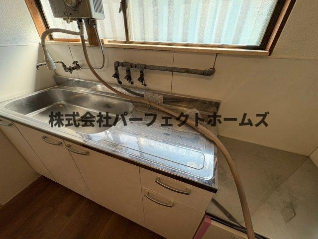 黄金野1丁目テラスハウスのキッチン|使いやすいキッチンです