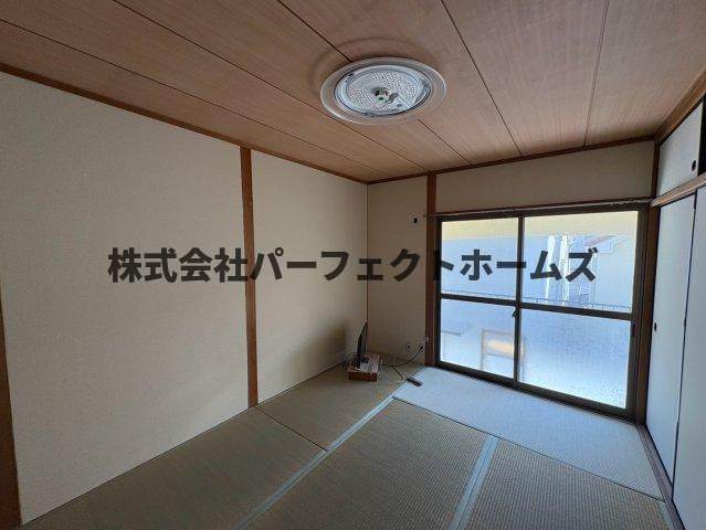 黄金野1丁目テラスハウスの和室|和室がひろがる居住スペース