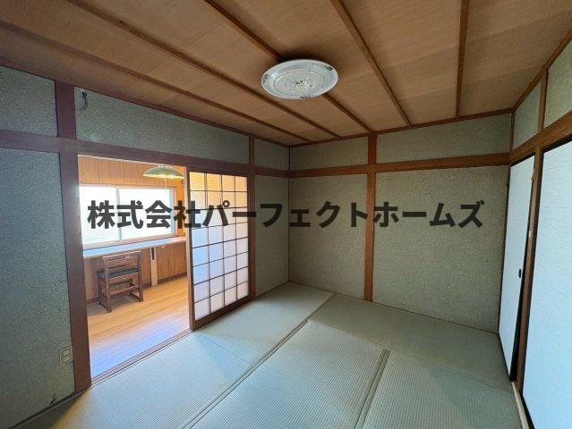 黄金野1丁目テラスハウスの和室|和室があれば、来客や子供用のスペースとして活躍します