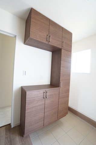 リーブルガーデン常滑市西之口2丁目　　6号棟の収納|玄関のシューズボックス。