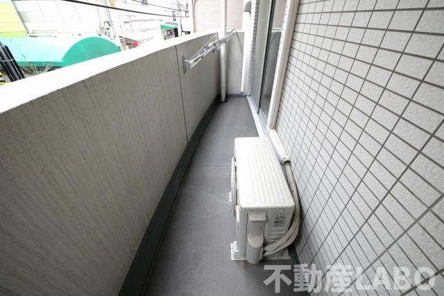 インボイス難波南レジデンスのバルコニー
