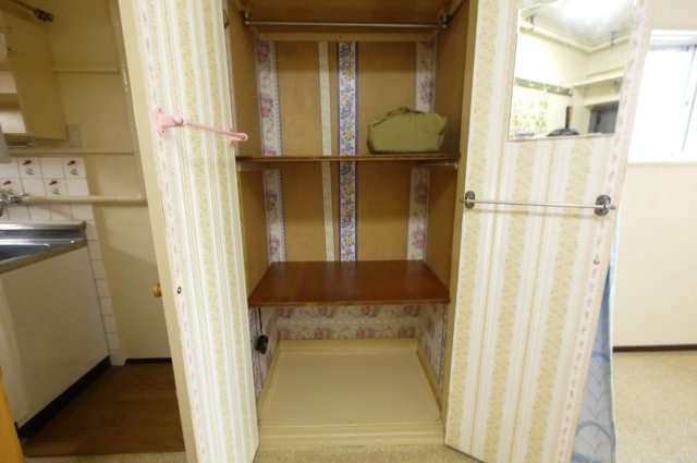 三輝本マンションの収納|収納はクローゼット仕様にリニューアル済み