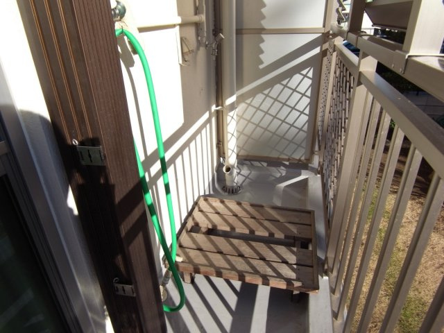 三輝本マンションのバルコニー|ベランダも陽当たりサンサンです