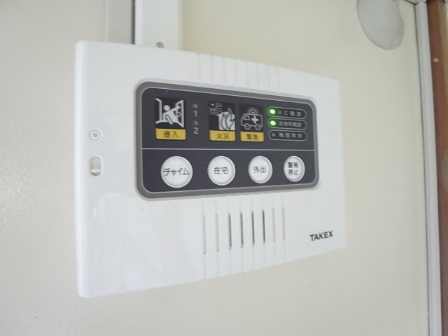 三輝本マンションのセキュリティ|留守にはお部屋を守ってくれるセキュリティ付！