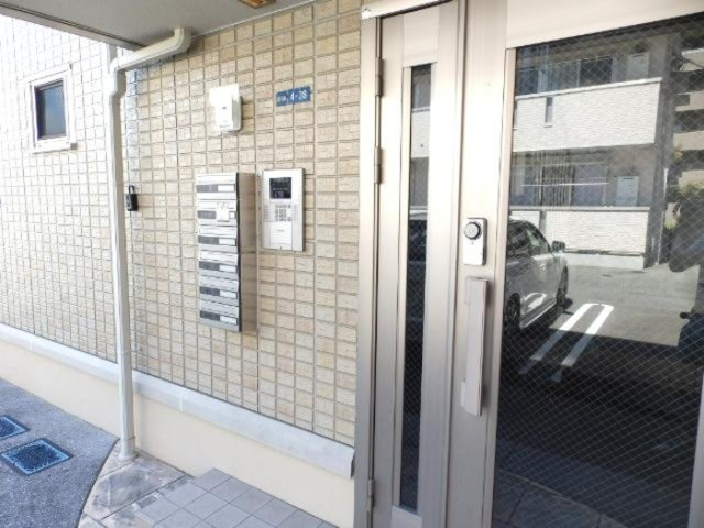 リビングタウン北川添 B棟のエントランス|エントランス（オートロック付）