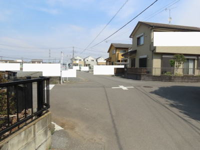 【前面道路含む現地写真】 | 坂戸市伊豆の山町売地
